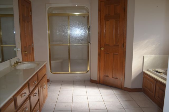 806 W Honeysuckle Lane, Nixa, MO 65714