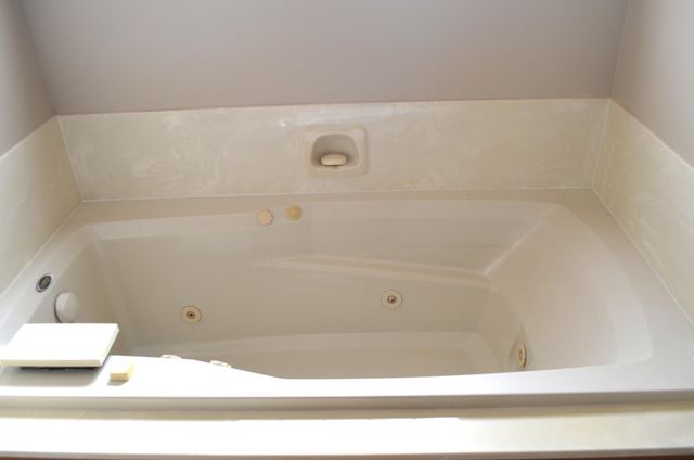 806 W Honeysuckle Lane, Nixa, MO 65714