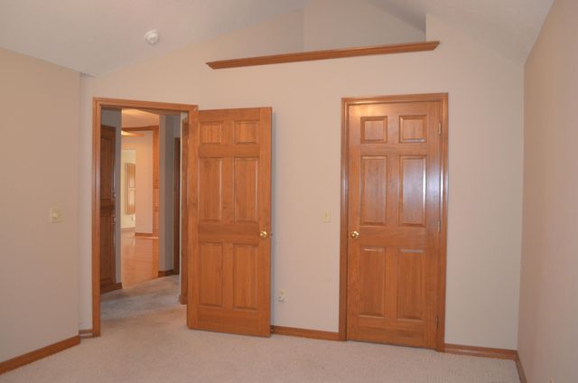 806 W Honeysuckle Lane, Nixa, MO 65714