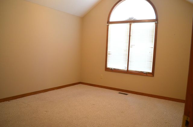 806 W Honeysuckle Lane, Nixa, MO 65714