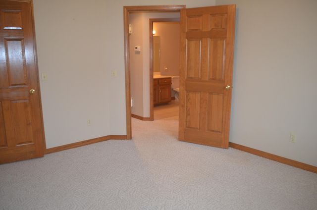 806 W Honeysuckle Lane, Nixa, MO 65714