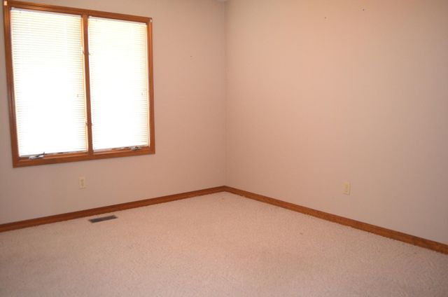 806 W Honeysuckle Lane, Nixa, MO 65714