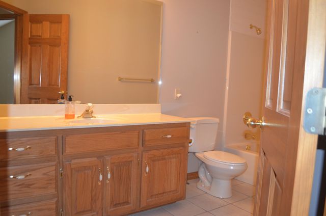 806 W Honeysuckle Lane, Nixa, MO 65714