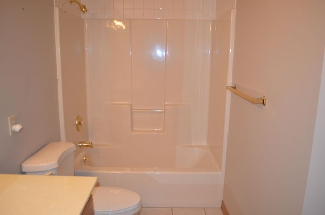 806 W Honeysuckle Lane, Nixa, MO 65714