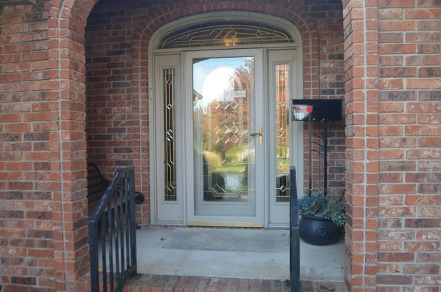 806 W Honeysuckle Lane, Nixa, MO 65714