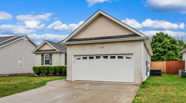 2625 Arthurs Ct, Clarksville, TN 37040