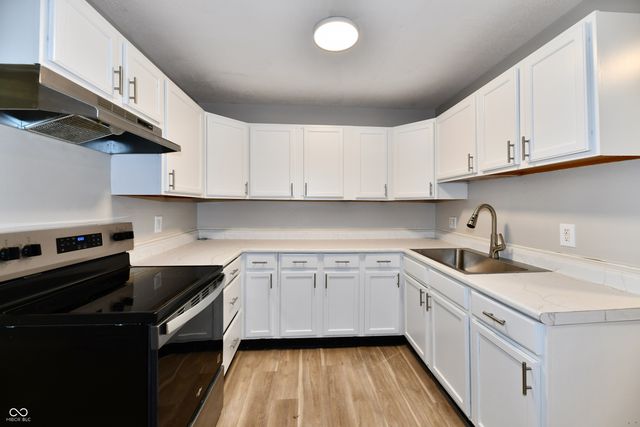 955 N Belmont Avenue, Indianapolis, IN 46222