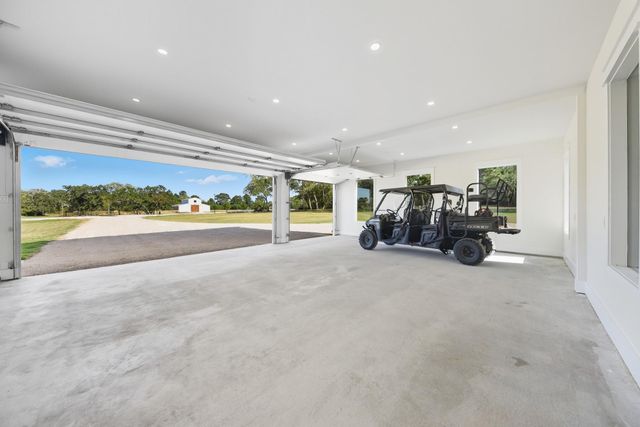 16334 Farm To Market Road 2620, Bedias, TX 77831