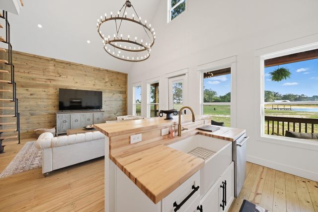 16334 Farm To Market Road 2620, Bedias, TX 77831