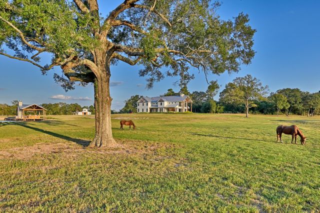 16334 Farm To Market Road 2620, Bedias, TX 77831