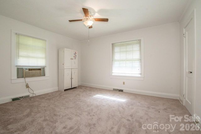 229 E Mcneely Avenue, Mooresville, NC 28115