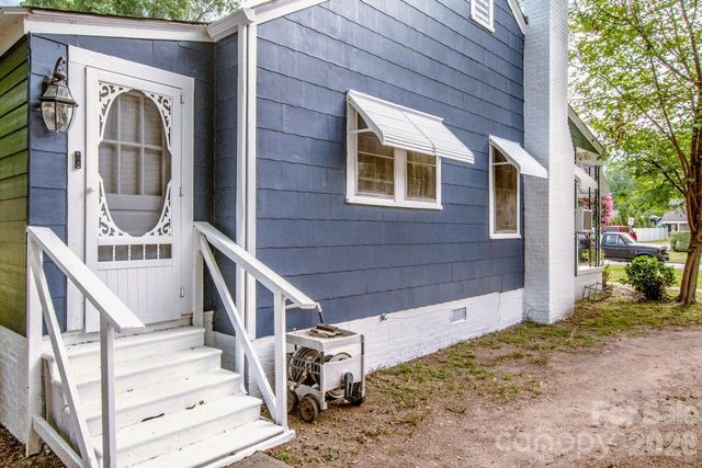 229 E Mcneely Avenue, Mooresville, NC 28115