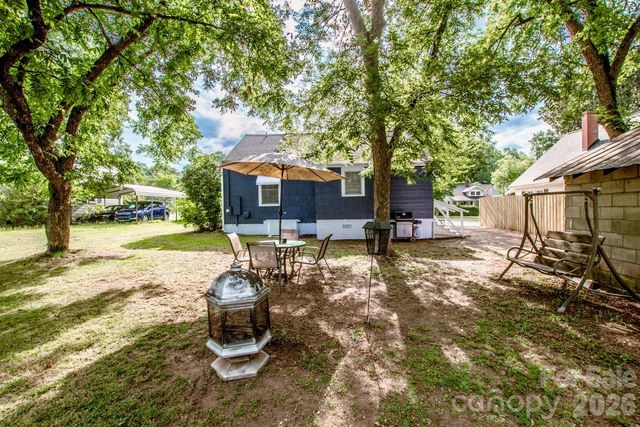 229 E Mcneely Avenue, Mooresville, NC 28115