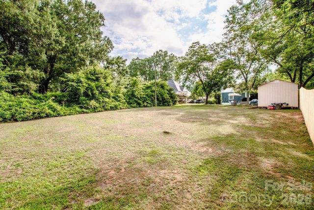 229 E Mcneely Avenue, Mooresville, NC 28115