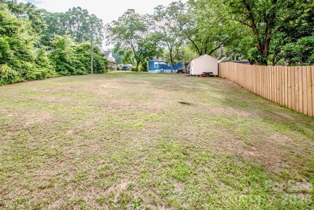 229 E Mcneely Avenue, Mooresville, NC 28115