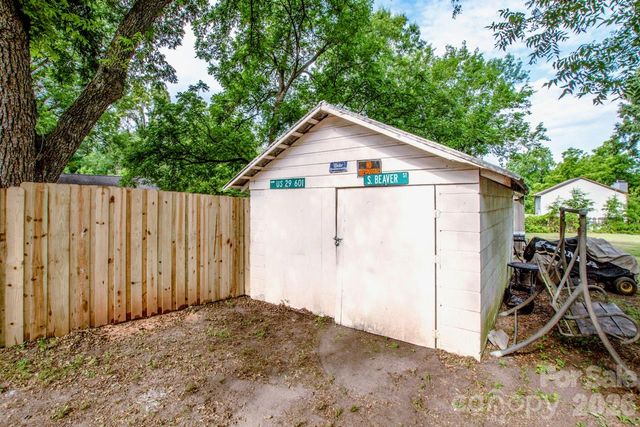229 E Mcneely Avenue, Mooresville, NC 28115