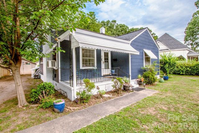 229 E Mcneely Avenue, Mooresville, NC 28115