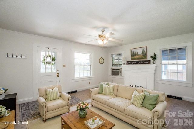 229 E Mcneely Avenue, Mooresville, NC 28115