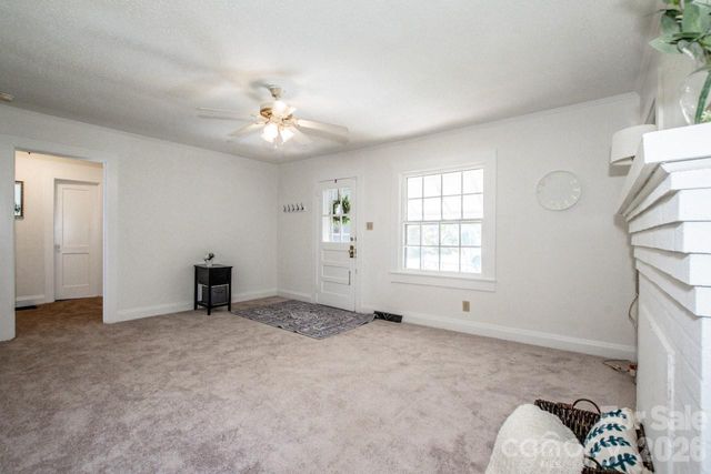 229 E Mcneely Avenue, Mooresville, NC 28115