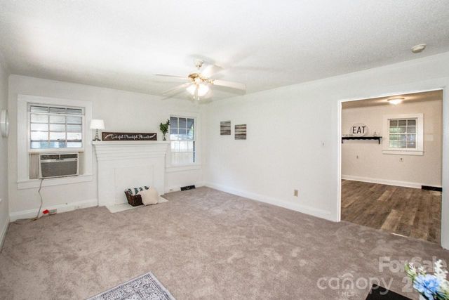 229 E Mcneely Avenue, Mooresville, NC 28115