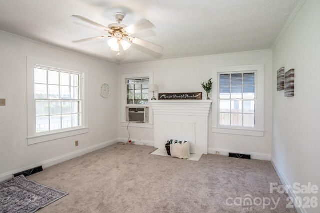 229 E Mcneely Avenue, Mooresville, NC 28115