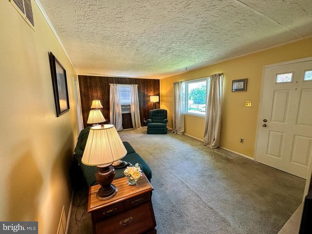 506 CARLISLE AVE, Phoenixville, PA 19460