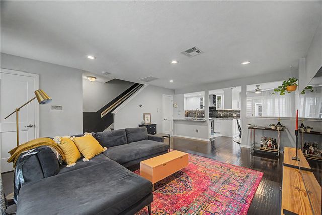 1104 Buckner Street, Houston, TX 77019