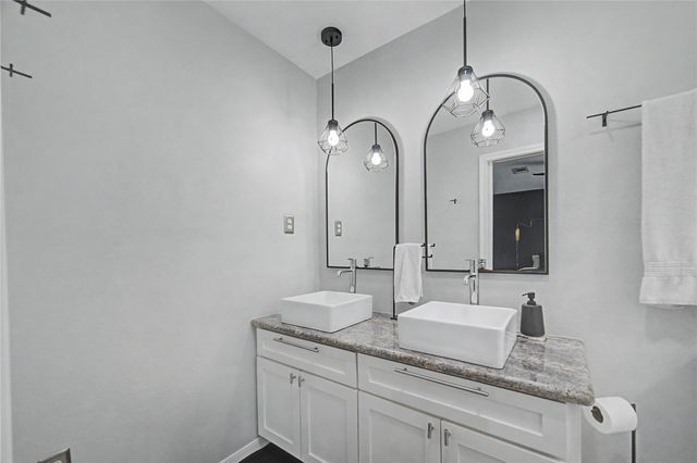 1104 Buckner Street, Houston, TX 77019