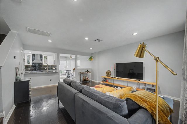 1104 Buckner Street, Houston, TX 77019