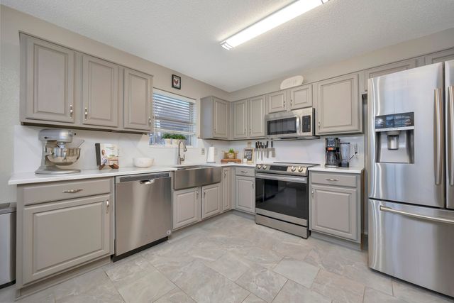 6354 Stonewater Bend Trail, Fort Worth, TX 76179