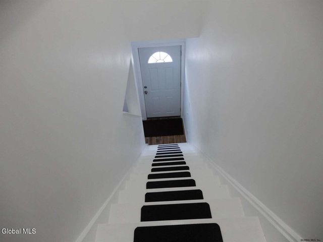 61 14th Street, Troy, NY 12180