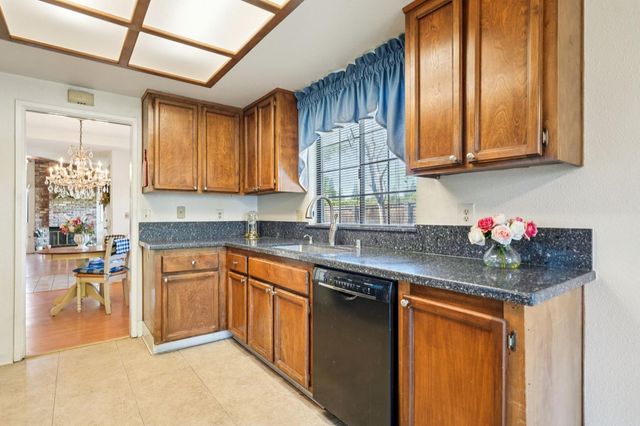 8137 Rose Vine Ln, Fair Oaks, CA 95628