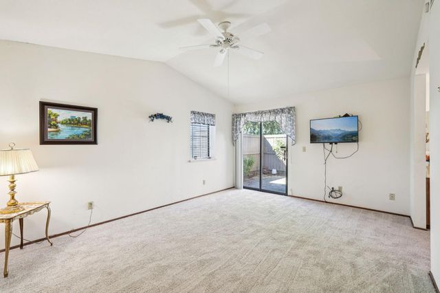 8137 Rose Vine Ln, Fair Oaks, CA 95628