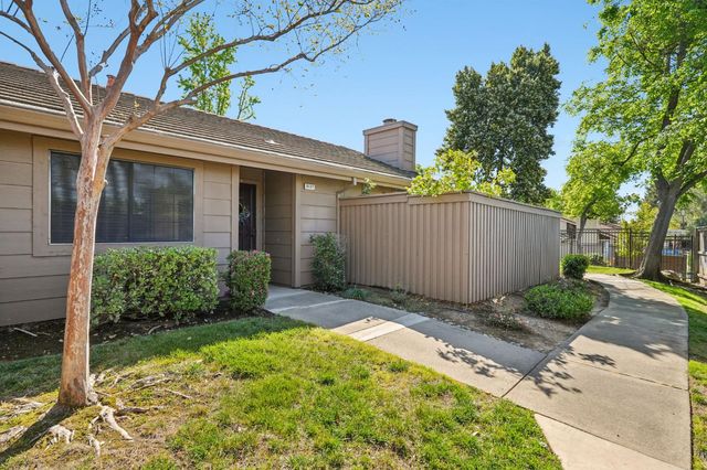 8137 Rose Vine Ln, Fair Oaks, CA 95628