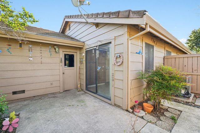 8137 Rose Vine Ln, Fair Oaks, CA 95628