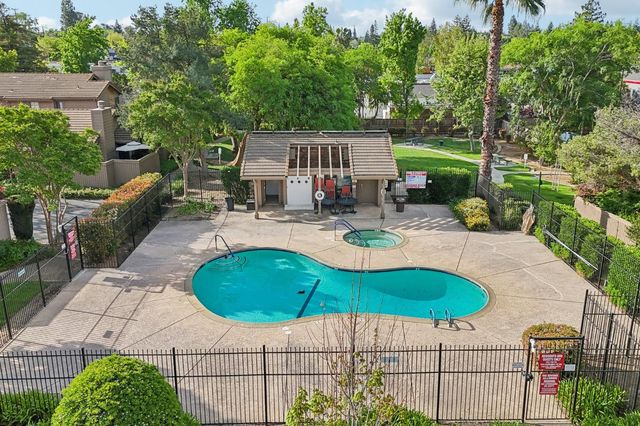 8137 Rose Vine Ln, Fair Oaks, CA 95628