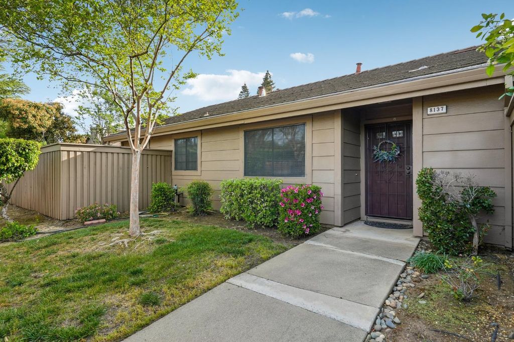8137 Rose Vine Ln, Fair Oaks, CA 95628