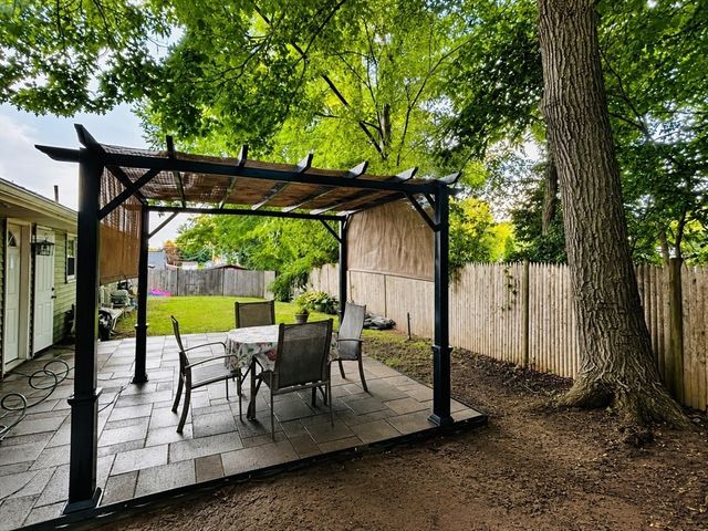 52 Dodge Rd, Brockton, MA 02302