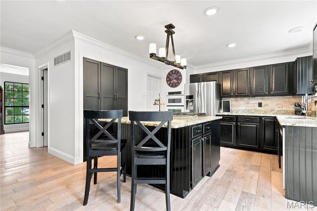 429 Beacon Point Lane, Wildwood, MO 63040