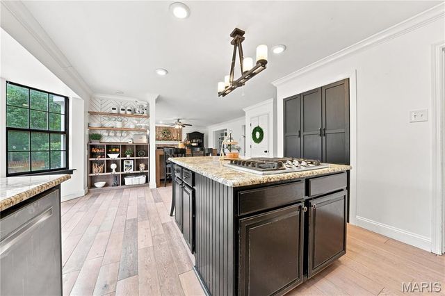 429 Beacon Point Lane, Wildwood, MO 63040
