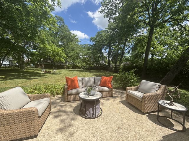 1327 Cardinal Ave, Nashville, TN 37216