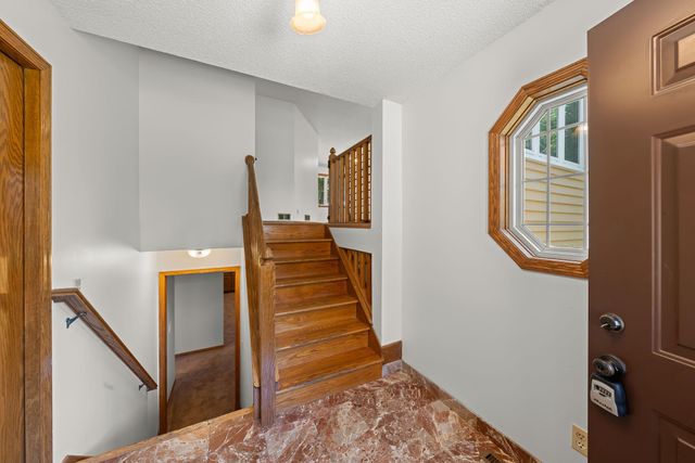 17446 Goldenview Avenue, Lakeville, MN 55044