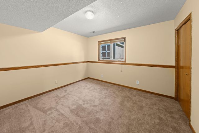 17446 Goldenview Avenue, Lakeville, MN 55044