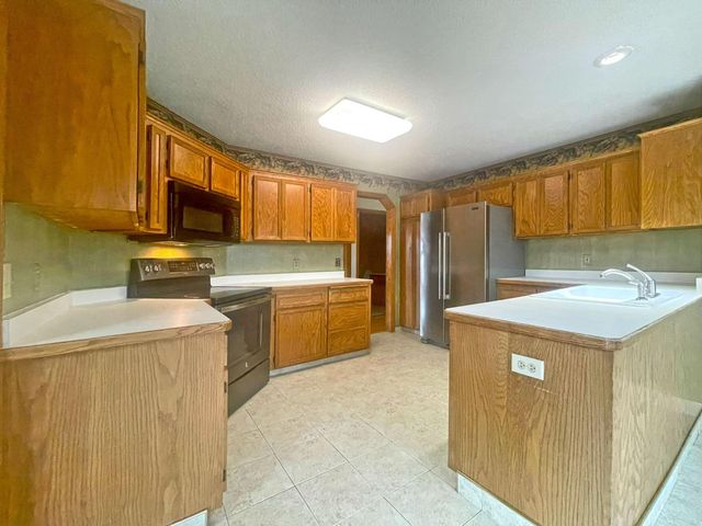 17446 Goldenview Avenue, Lakeville, MN 55044