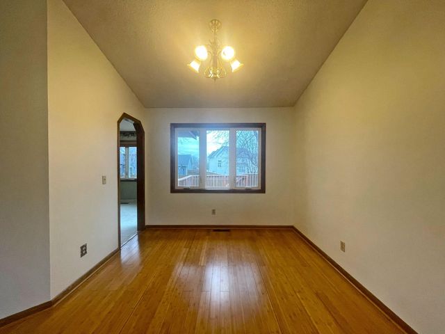 17446 Goldenview Avenue, Lakeville, MN 55044