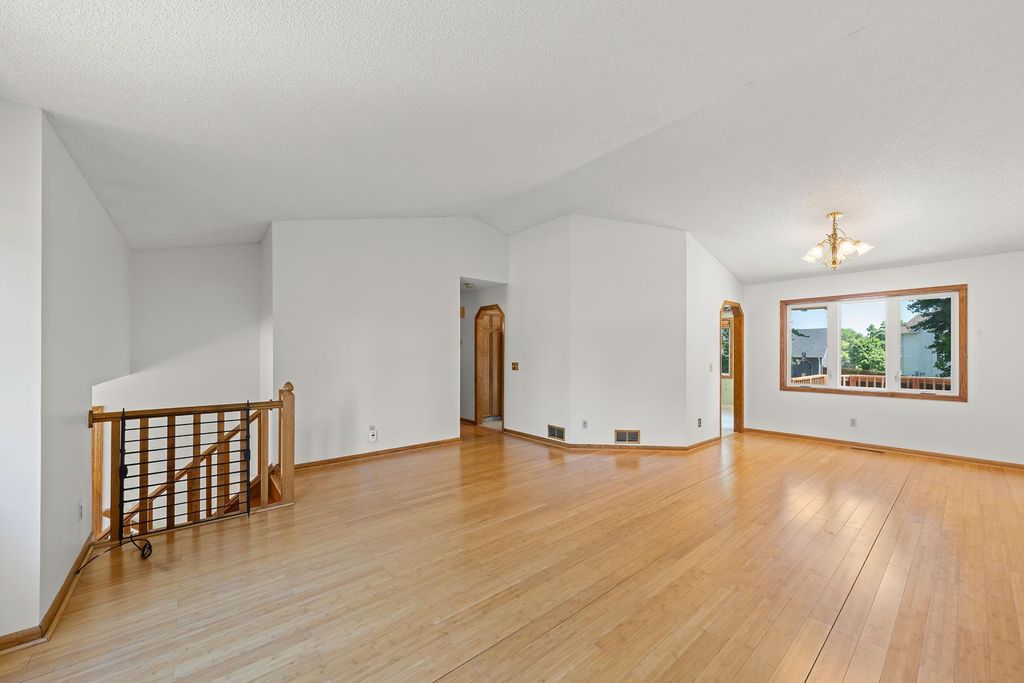 17446 Goldenview Avenue, Lakeville, MN 55044 — photo 5