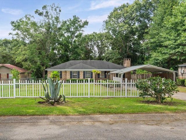 6875 Williamsburg Court, Irvington, AL 36544