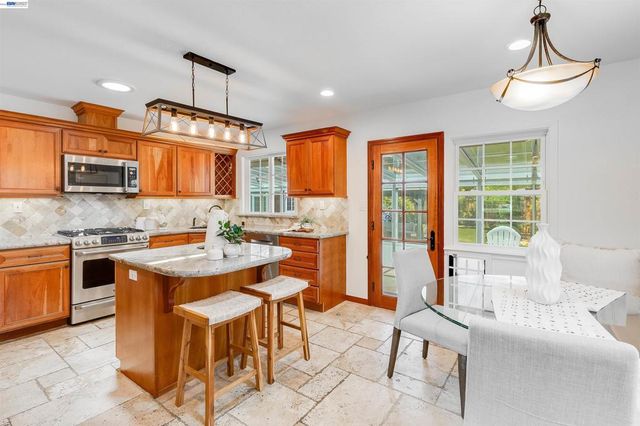3938 Harvard Ct, Livermore, CA 94550