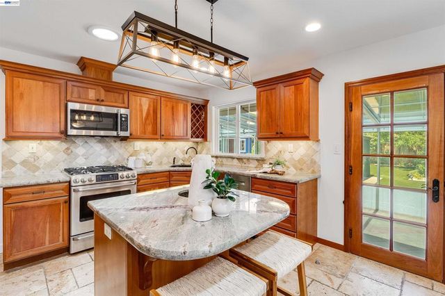 3938 Harvard Ct, Livermore, CA 94550