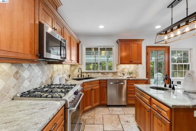 3938 Harvard Ct, Livermore, CA 94550